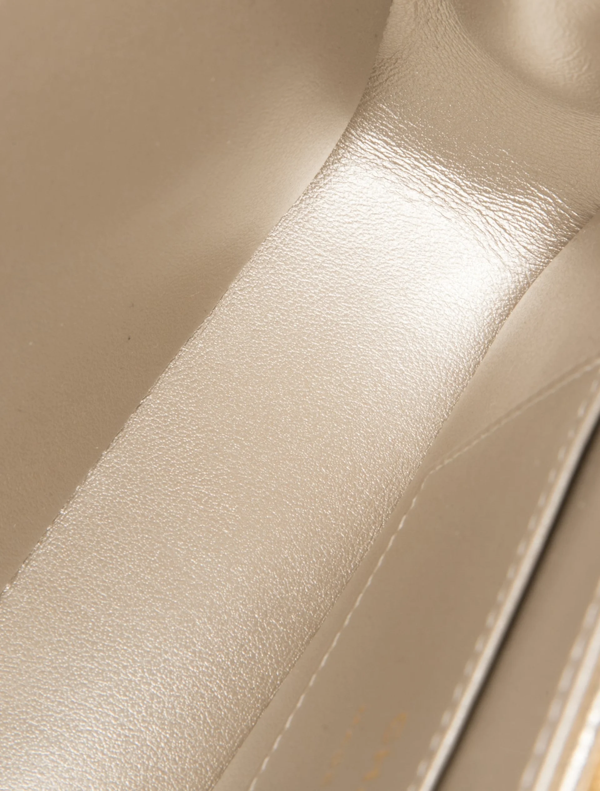 Chanel Virginie Viard Gold — view 4