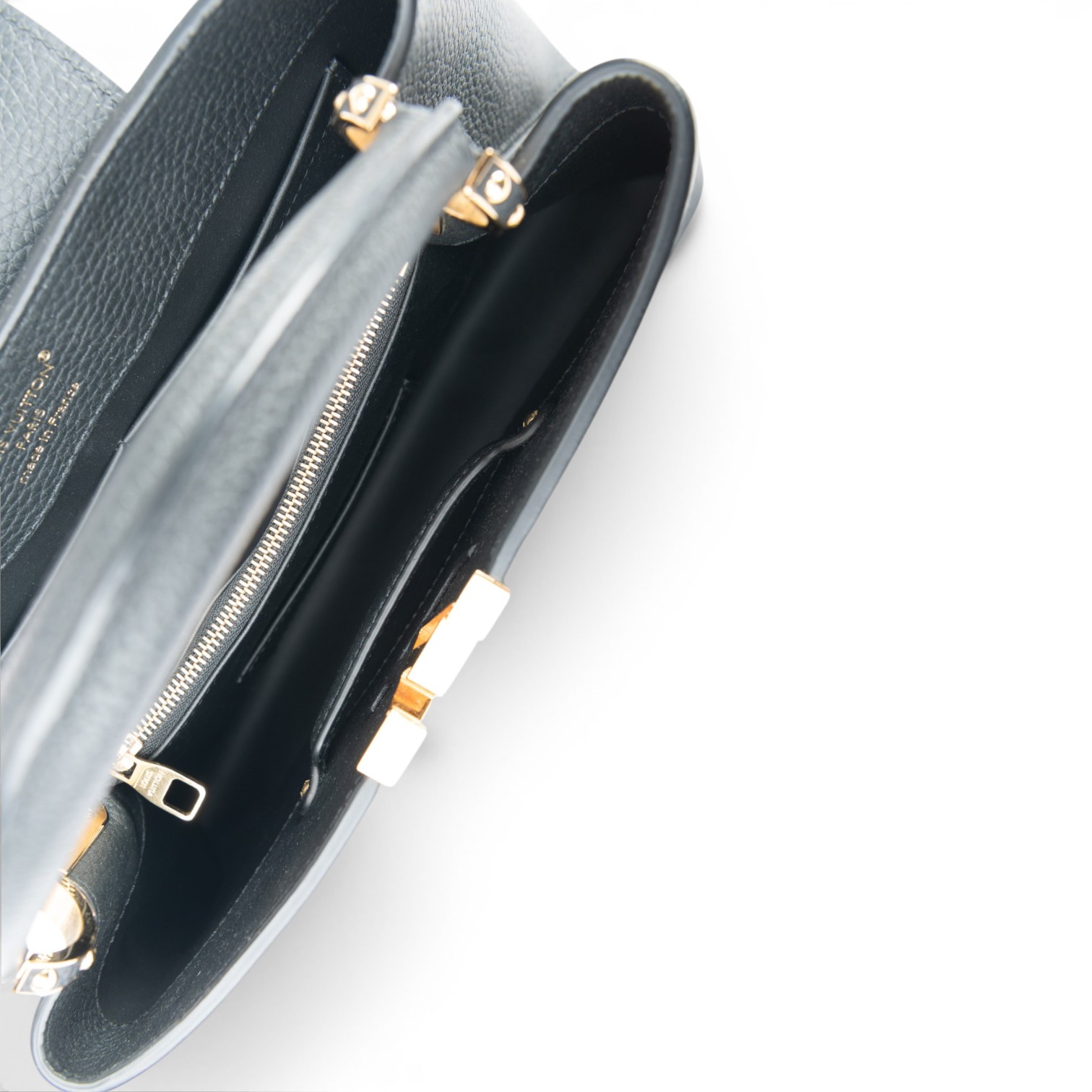 Louis Vuitton Capucines MM — view 4
