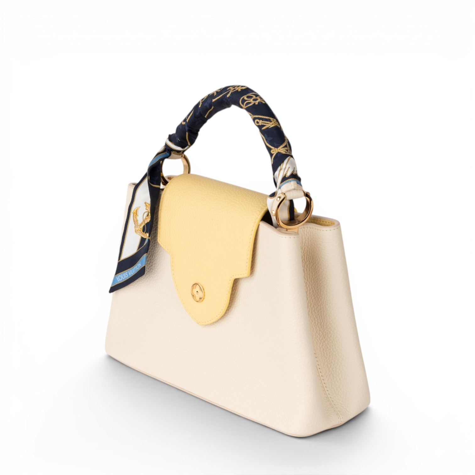 Louis Vuitton Capucines MM — view 3