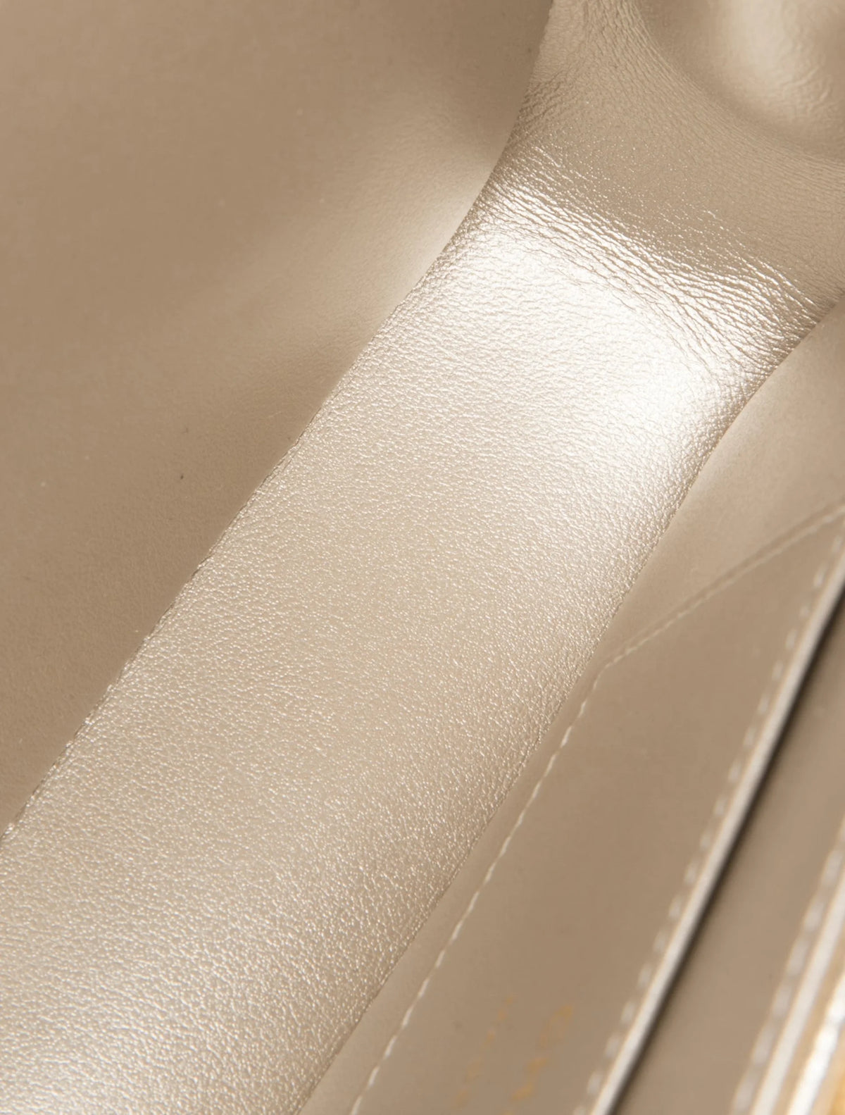Chanel Virginie Viard Gold — view 4