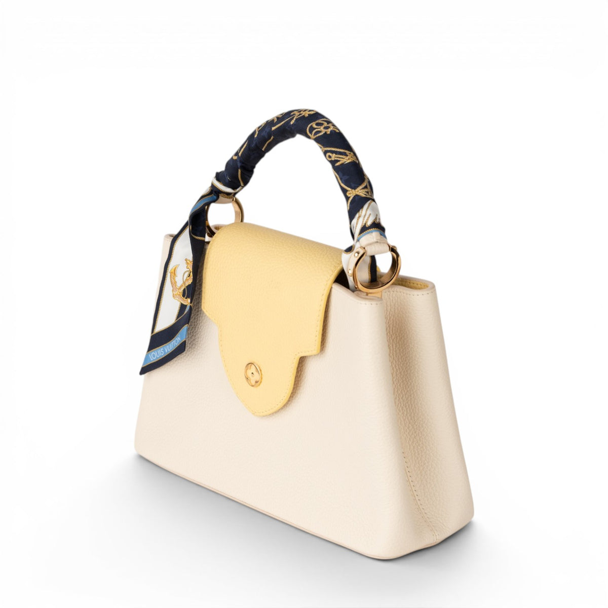 Louis Vuitton Capucines Mm — view 3